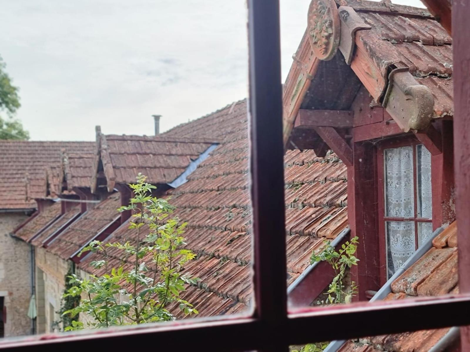 Hotel Le Pavillon De St Agnan Hautefort Exterior foto