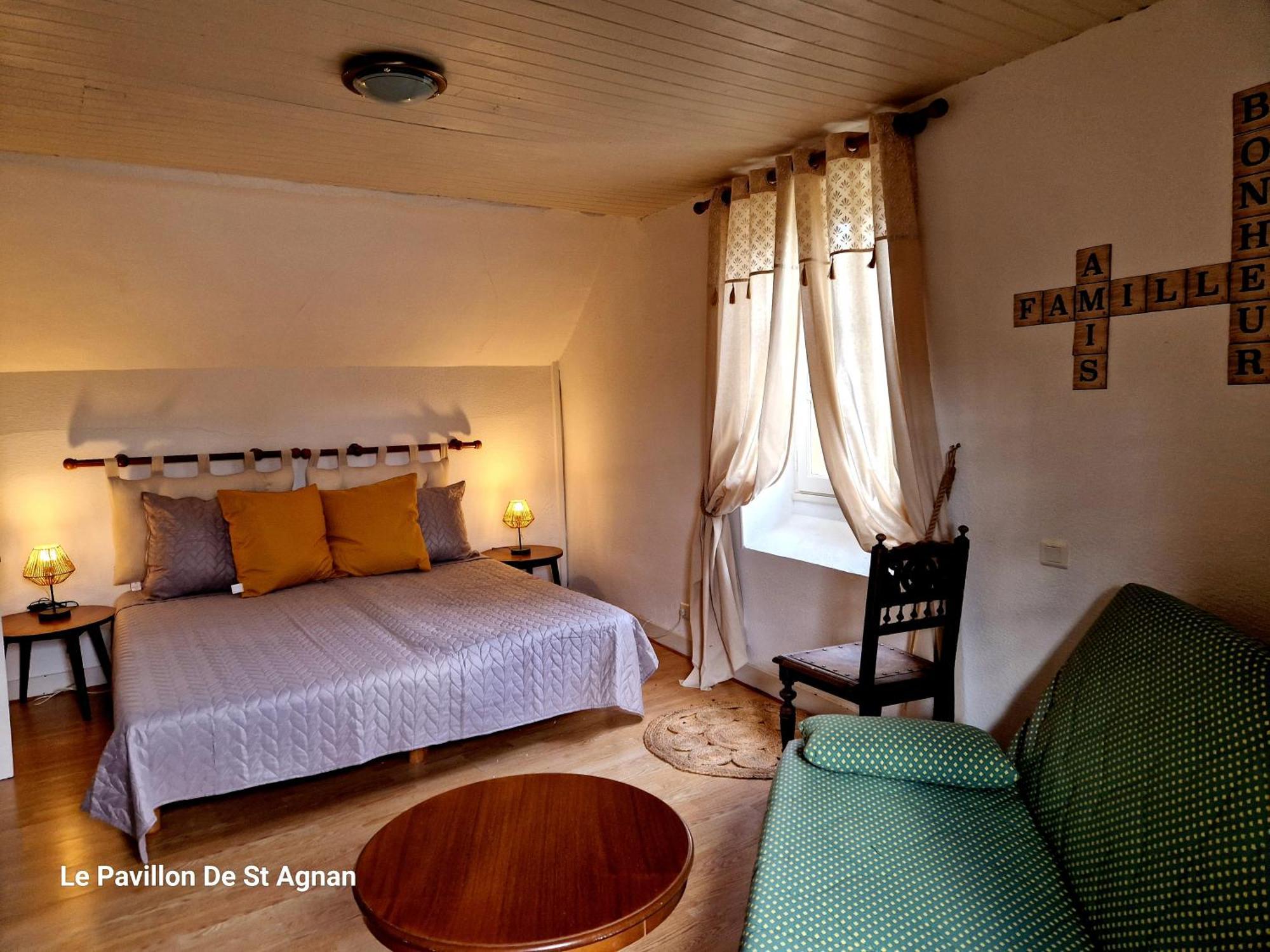 Hotel Le Pavillon De St Agnan Hautefort Exterior foto
