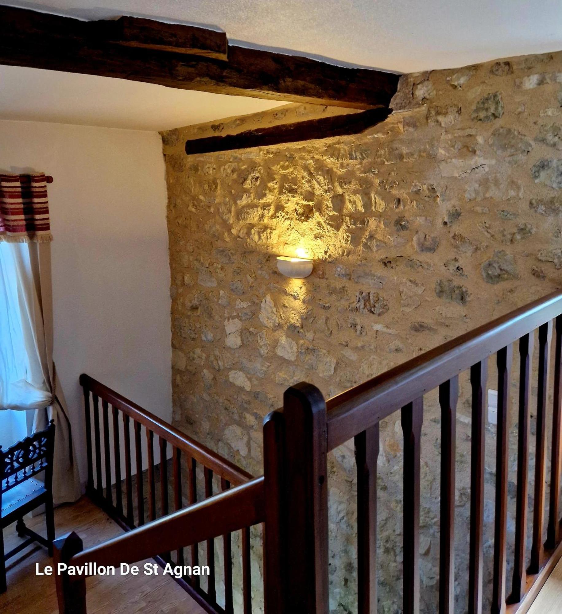 Hotel Le Pavillon De St Agnan Hautefort Exterior foto