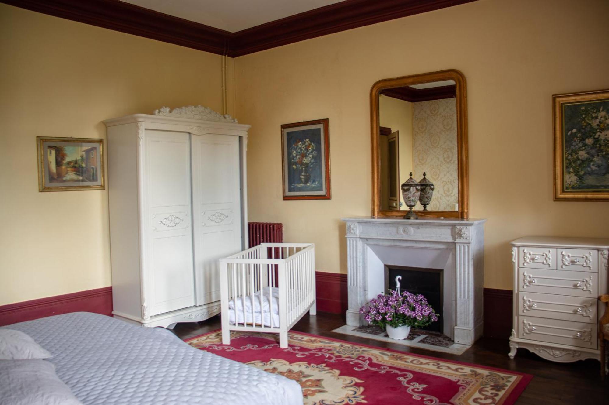 Hotel Le Pavillon De St Agnan Hautefort Exterior foto