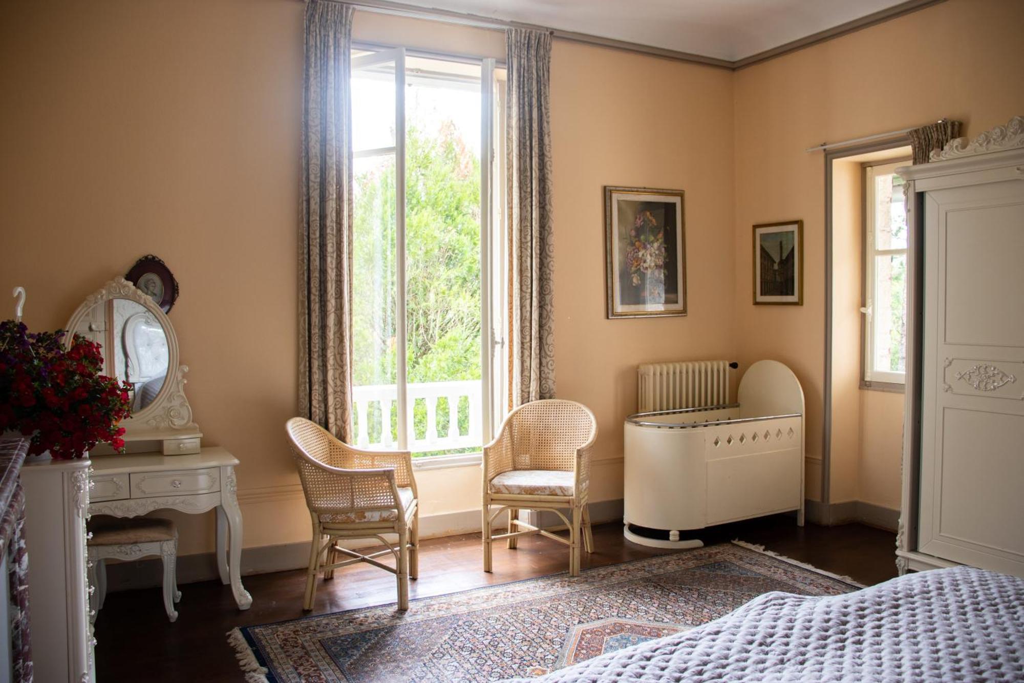 Hotel Le Pavillon De St Agnan Hautefort Exterior foto