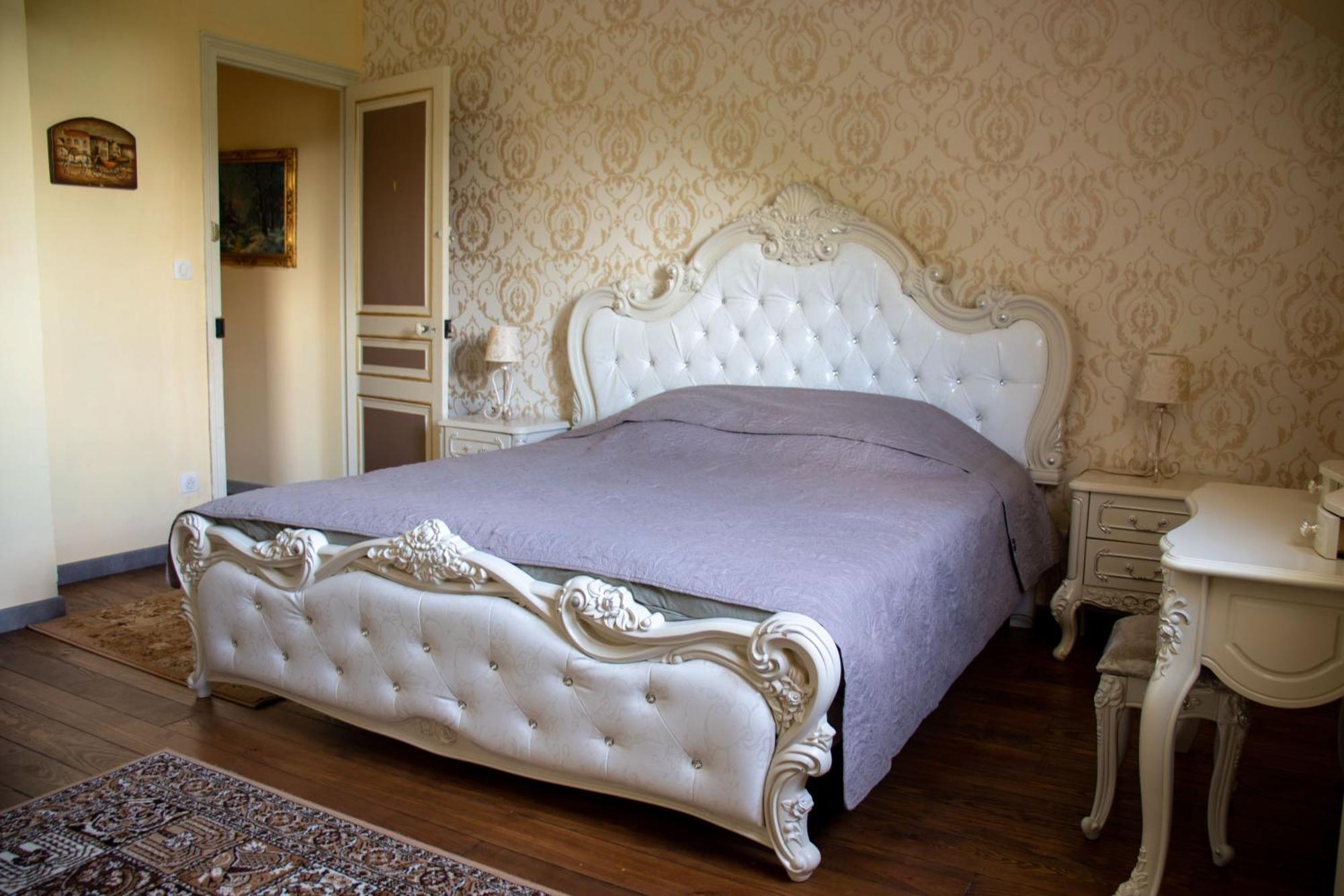 Hotel Le Pavillon De St Agnan Hautefort Exterior foto